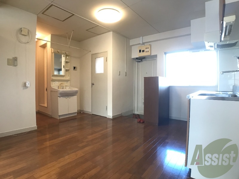 居室・リビング　ダイニングキッチンを撮影しました。広々していていいですね！