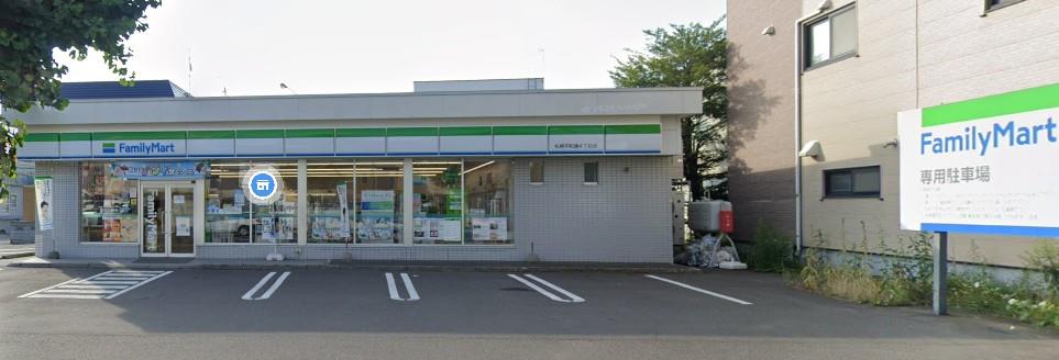 コンビニ　ファミリーマート平和通4丁目店（コンビニ）まで100m