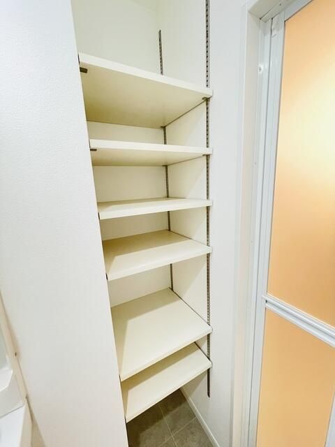 収納　棚付なので収納道具なしでも◎