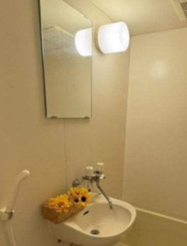 洗面設備　ゆったりとスペースのある洗面所