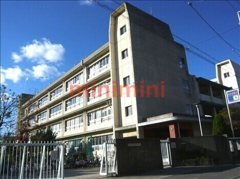 中学校　茨木市立平田中学校（中学校）まで972m