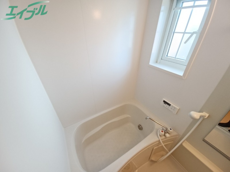 バス・シャワールーム　同型反転タイプのお写真です