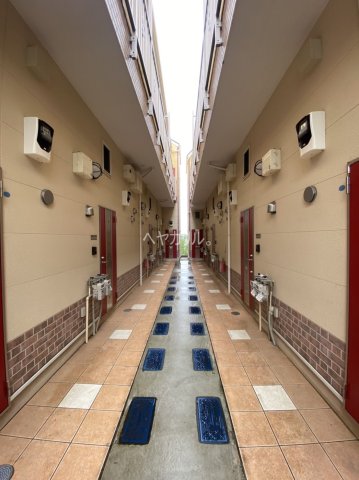 エントランス　同建物別部屋参考