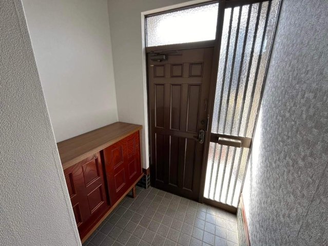 玄関　収納たっぷり玄関