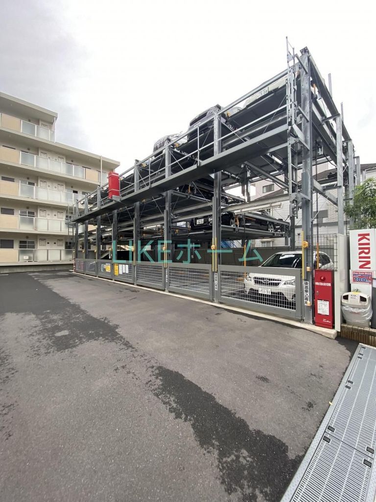 駐車場　外観