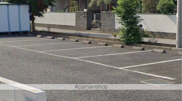 駐車場　駐車場