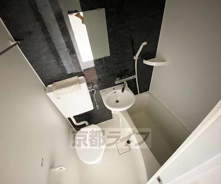 バス・シャワールーム　綺麗なユニットバスです