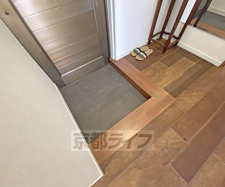 玄関　大きな段差がありません