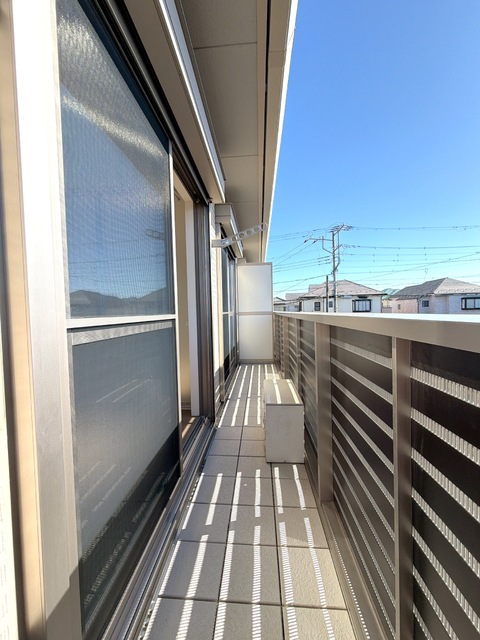 バルコニー　南西向き日当たりの良いバルコニー