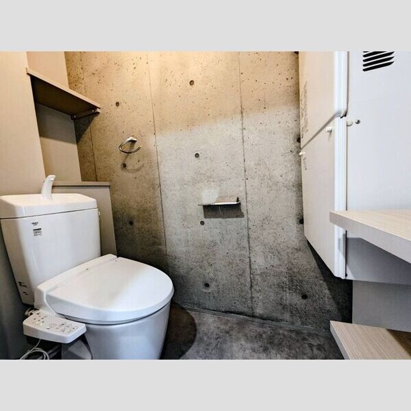 トイレ　室内イメージ（同シリーズ内装写真）