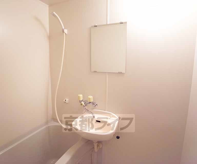 洗面設備　プチ洗面台付いてますよ