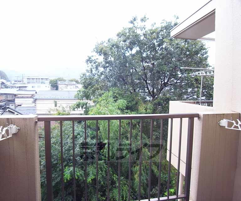 眺望　修学院の景色がひっそり見えます。