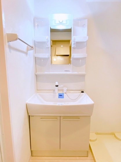 洗面設備　身支度に便利な洗面台！