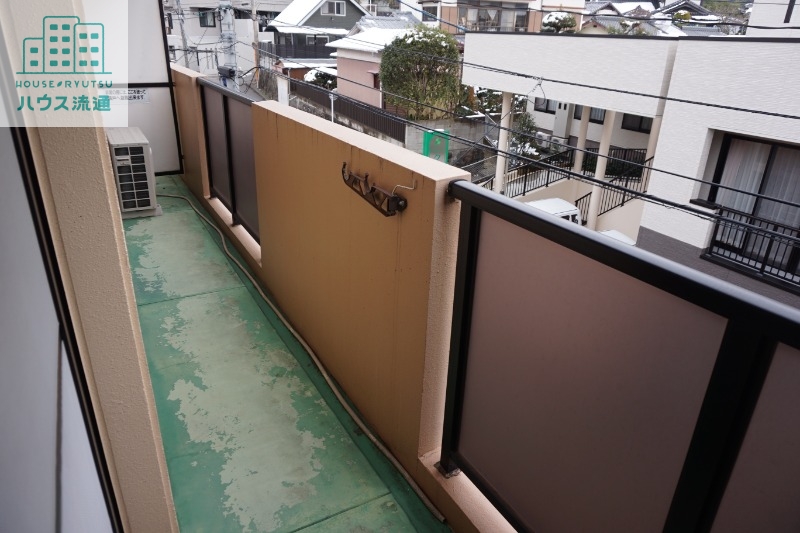 バルコニー　※写真は別号室のものを使用