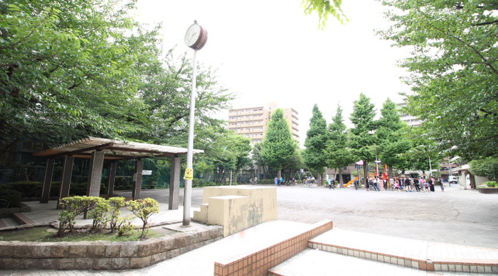 公園　物件（公園）まで700m