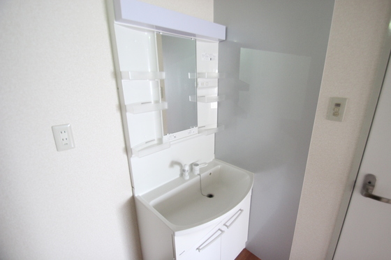 洗面設備　※別部屋の写真です