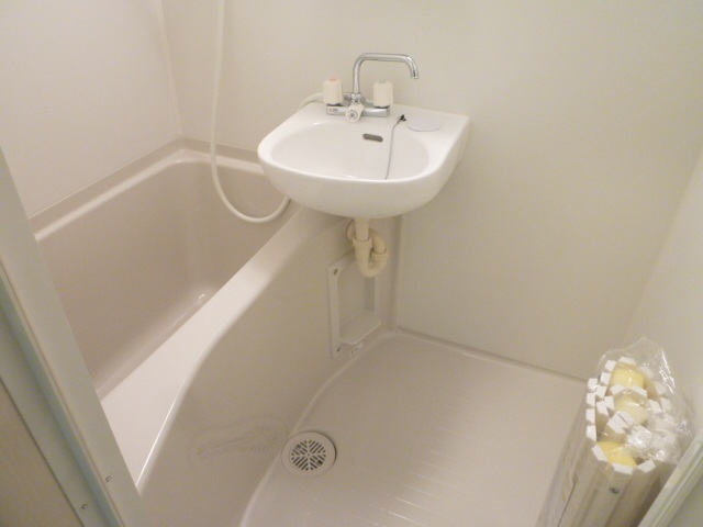 バス・シャワールーム　バス・トイレ別　浴室乾燥機