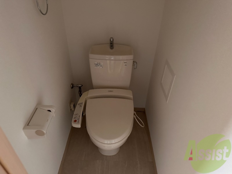 トイレ　嬉しいウォシュレット機能付きです。シャワートイレは便利ですね