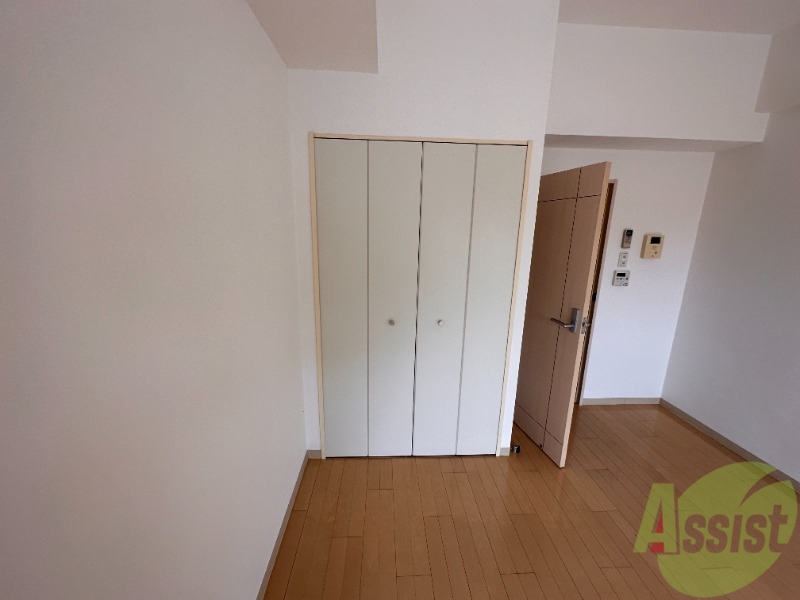 収納　収納はこちらのクローゼットをお使いください。