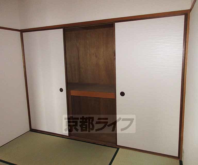 収納　沢山収納できる押入れです・