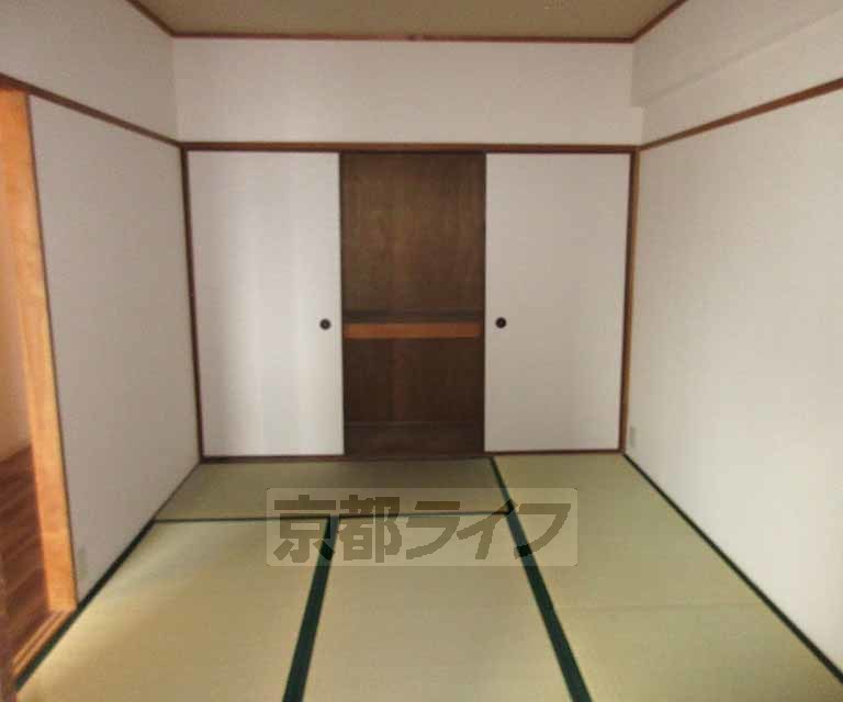 居室・リビング　綺麗な畳のお部屋です・