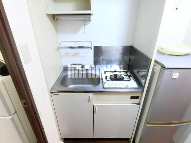 キッチン　※室内写真は別室サンプル。