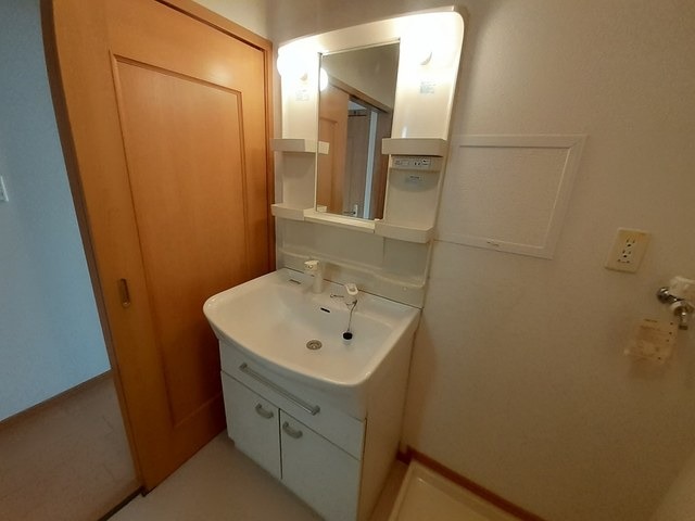 洗面設備　同型タイプです。