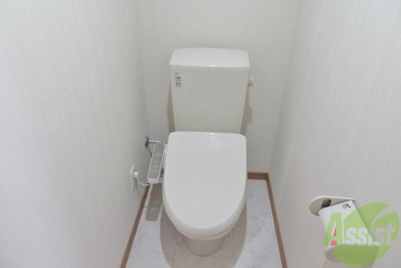 トイレ　温水機能のトイレで毎日快適に使用できますね。