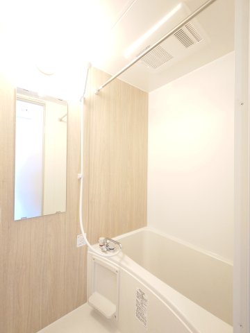 バス・シャワールーム　浴室乾燥機付のバスルーム