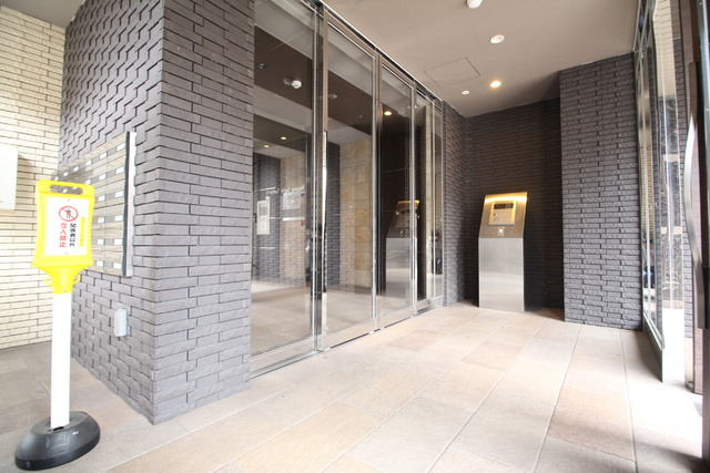 エントランス　オートロック付きエントランスです☆