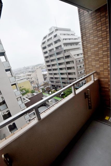 バルコニー　お問合せはタウンハウジング迄