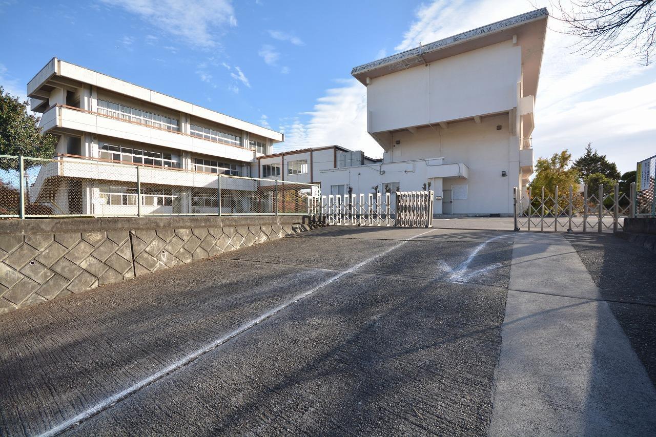 小学校　桐生市立新里東小学校（小学校）まで1153m