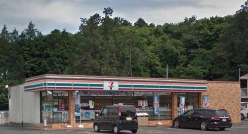 コンビニ　セブンイレブン（コンビニ）まで10m