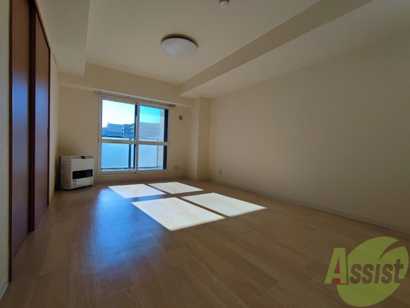 居室・リビング　広くてキレイなお部屋が広がっていて、充実した生活が送れそう。