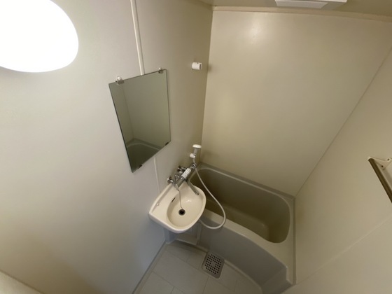 バス・シャワールーム　※別号室の写真です