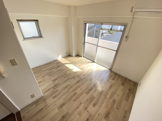 居室・リビング　※別号室の写真です