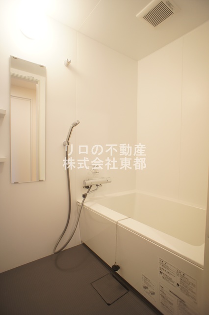 バス・シャワールーム　清潔感のある浴室で、１日の疲れを癒しリラックスできます。