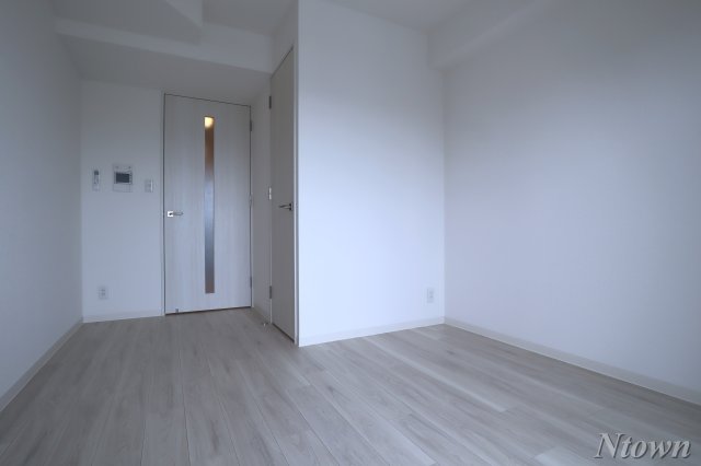 居室・リビング　こちらの居間で趣味の時間をお楽しみください