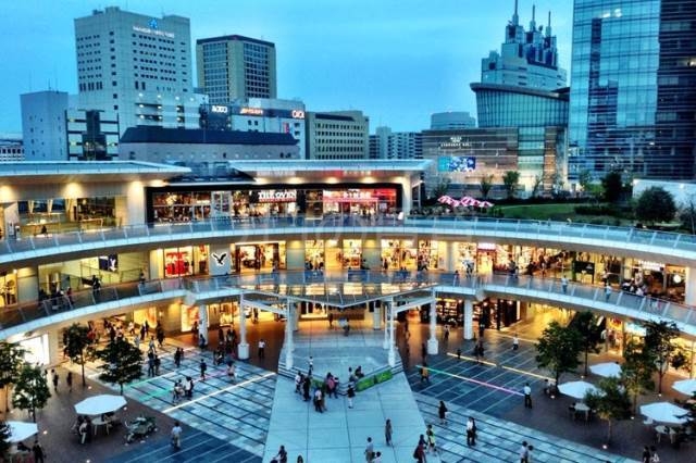 ショッピングセンター　ラゾーナ川崎プラザ（ショッピングセンター）まで846m