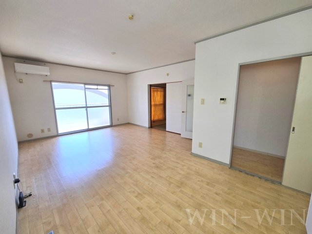 居室・リビング　イメージ（同建物内別部屋の写真です）