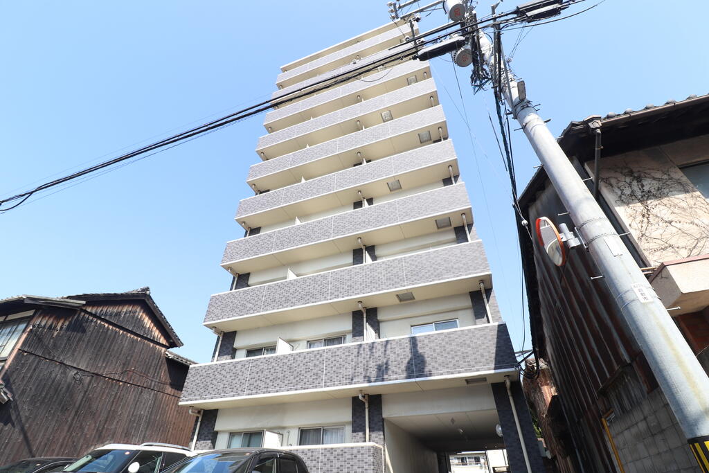 建物外観　人気エリアのマンションタイプ！