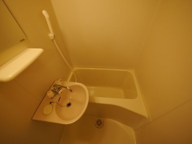 バス・シャワールーム　★ゆったりとしたバスルームです★