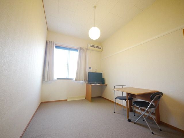 居室・リビング　★日当たり良好なリビングです★