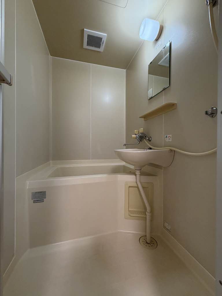 バス・シャワールーム　ゆったり過ごせるお風呂です