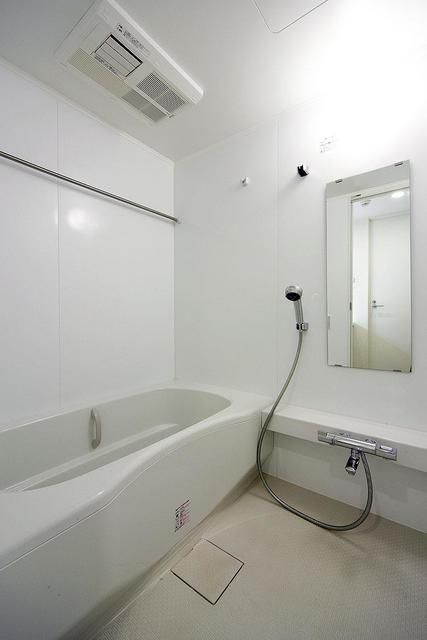 バス・シャワールーム　写真は同タイプ住居です。