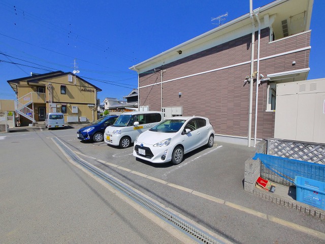 駐車場　駐車場に車を止められます