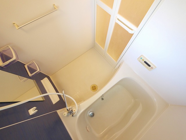 バス・シャワールーム　ゆったり過ごせるお風呂です