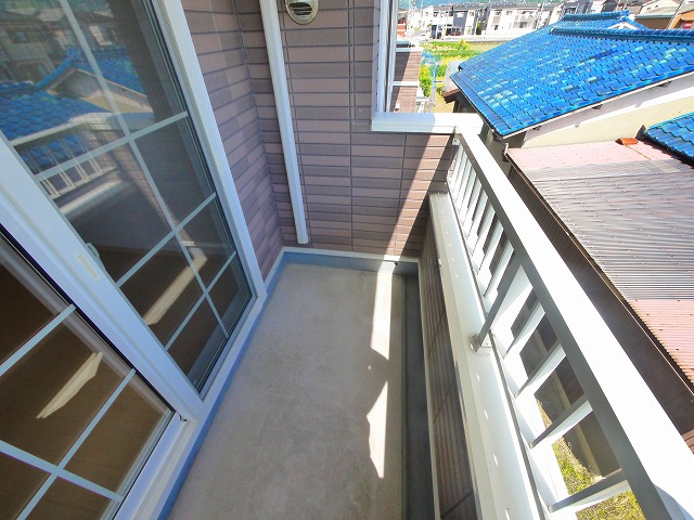 バルコニー　お洗濯にも便利なバルコニー付き