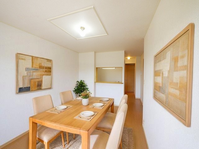 居室・リビング　CGで家具等を配置したもので家具等は含まれません