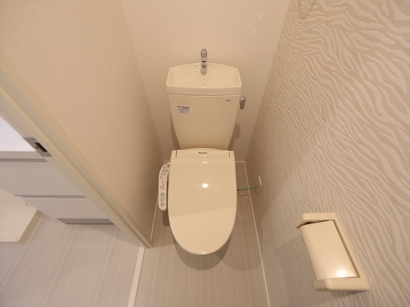 トイレ　温水洗浄暖房便座付トイレ